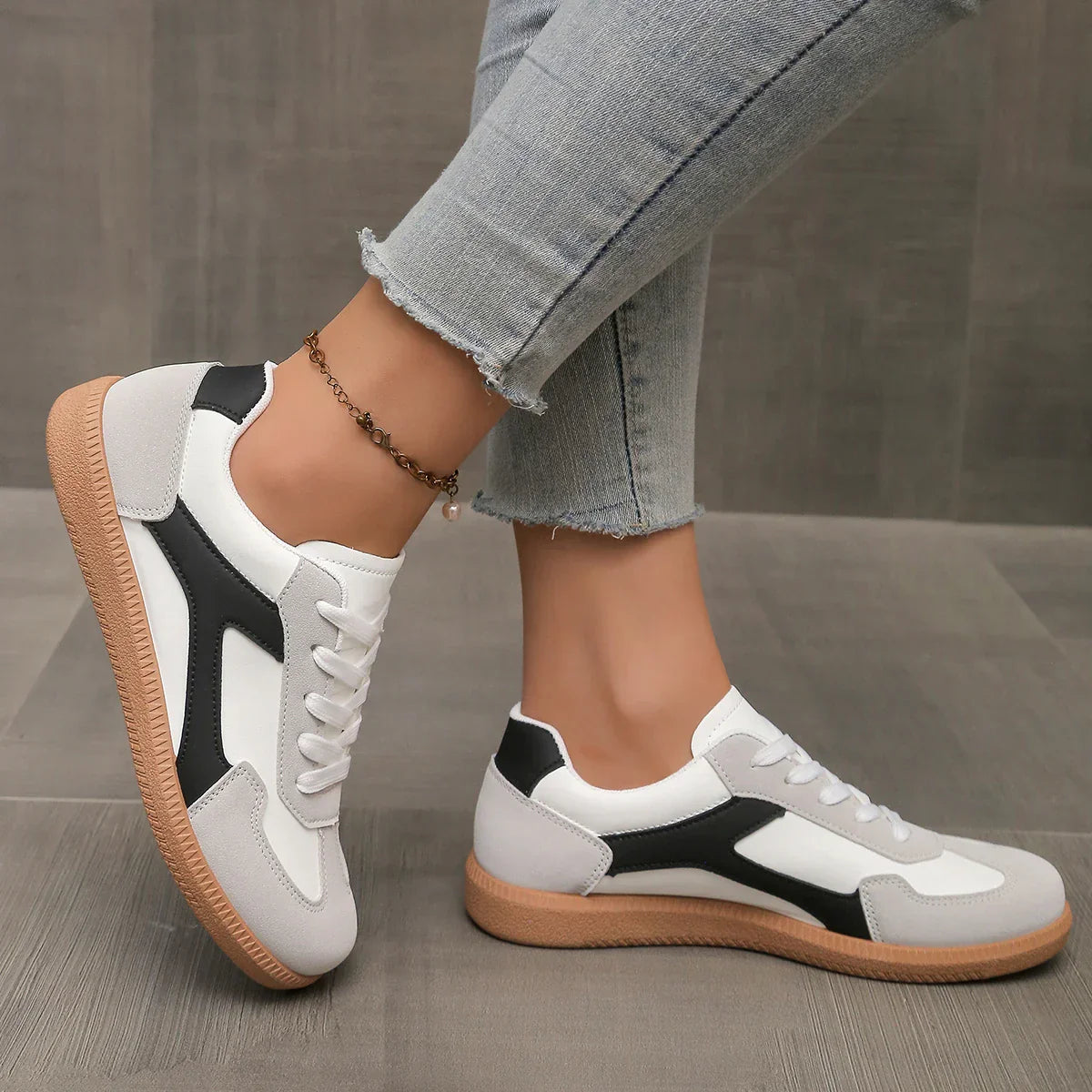 Livia Turnschuhe